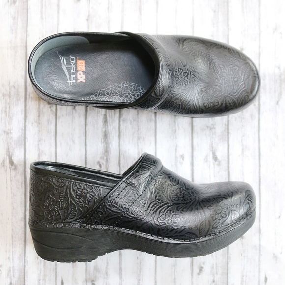 dansko xp 2.0 black floral tooled